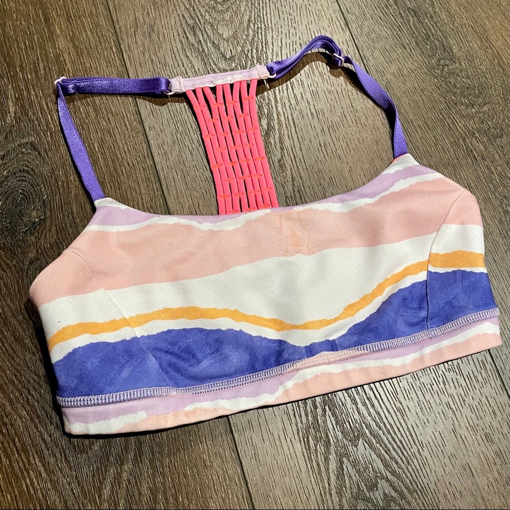 Lululemon sports bra